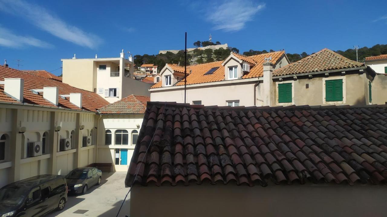 Charming Old Town Apartment Шибеник Экстерьер фото