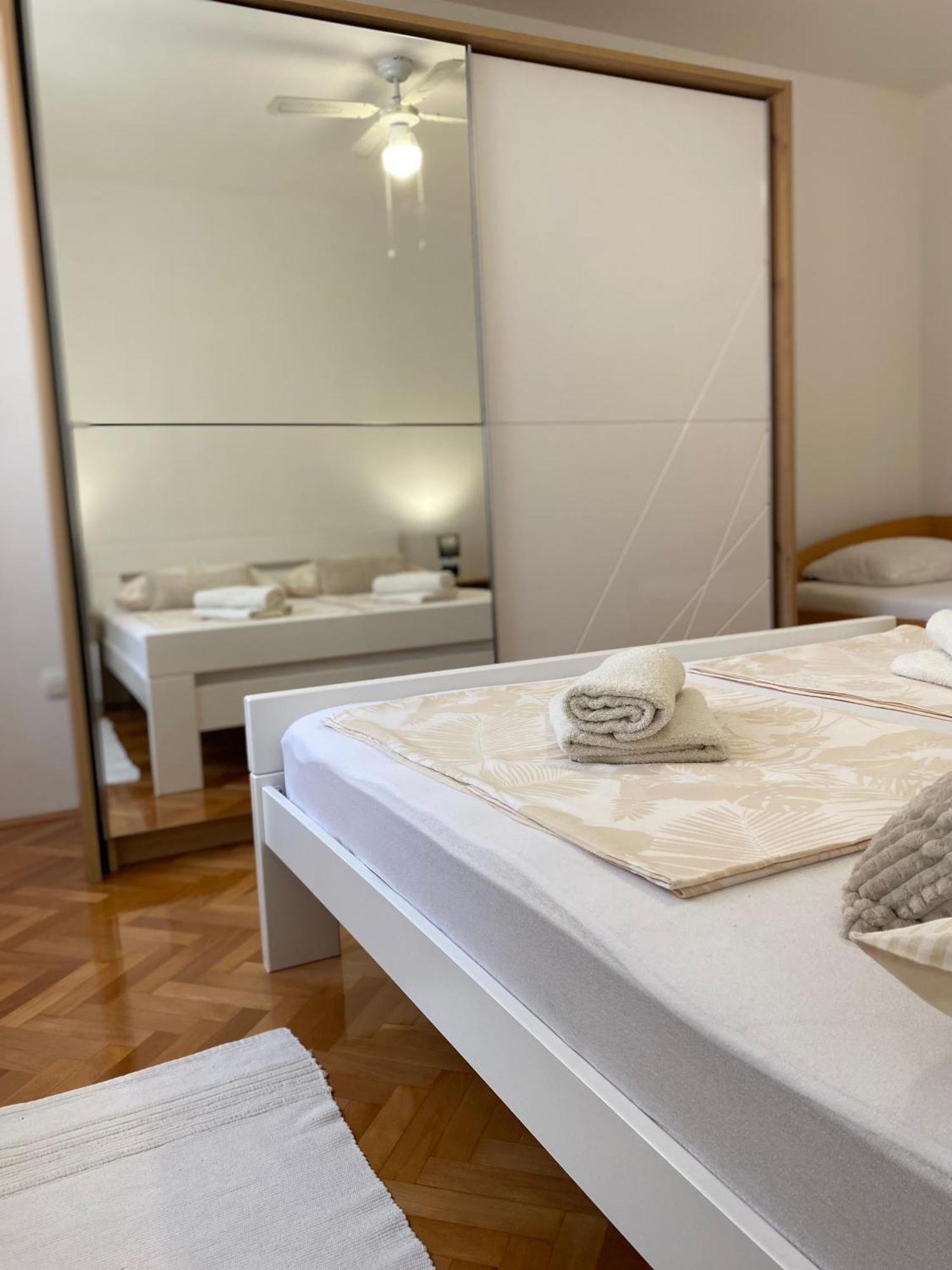 Charming Old Town Apartment Шибеник Экстерьер фото