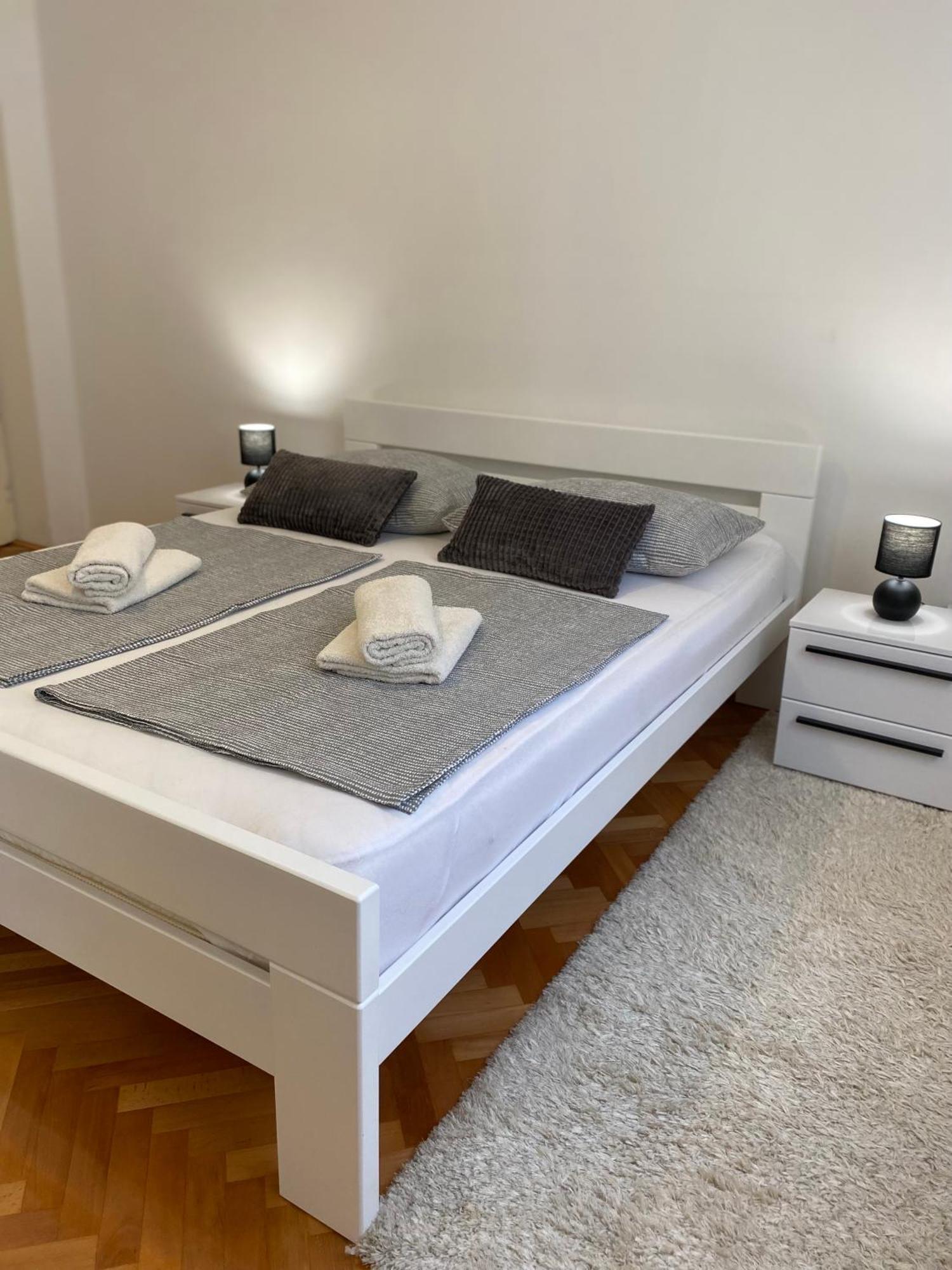 Charming Old Town Apartment Шибеник Экстерьер фото